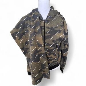 Victoria's Secret | WOMANS MEDIUM Y2K PINK camo print tracksuit